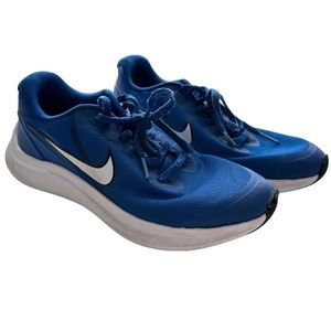 Nike boys starrunner size 4.5 YOUTH